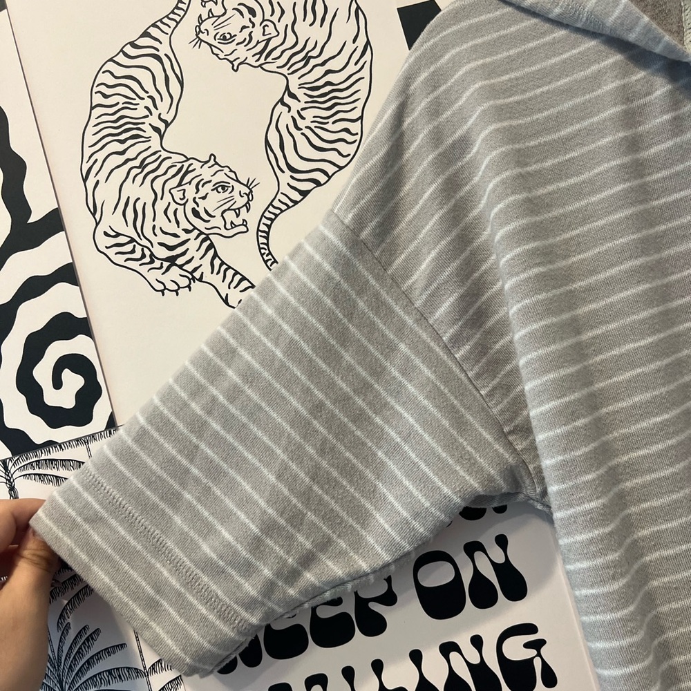🩶Gray/White Striped Pocket Hoodie🩶 - Picture 2 of 6